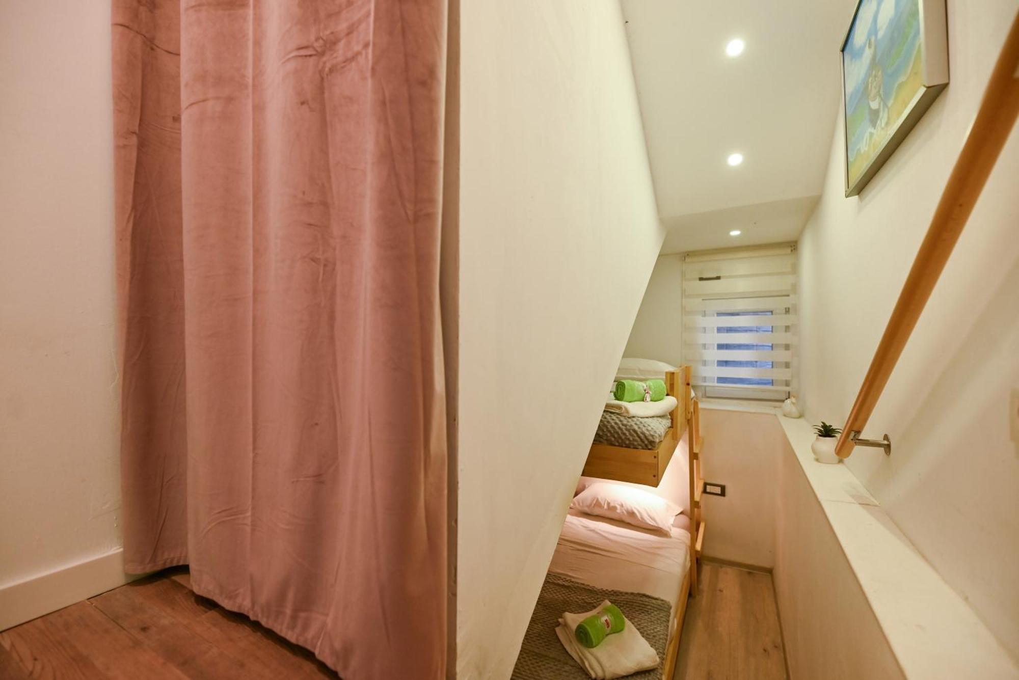 New,Close To The Beach Apartment With Domestic Olive Oil And Wine Trogir Eksteriør billede