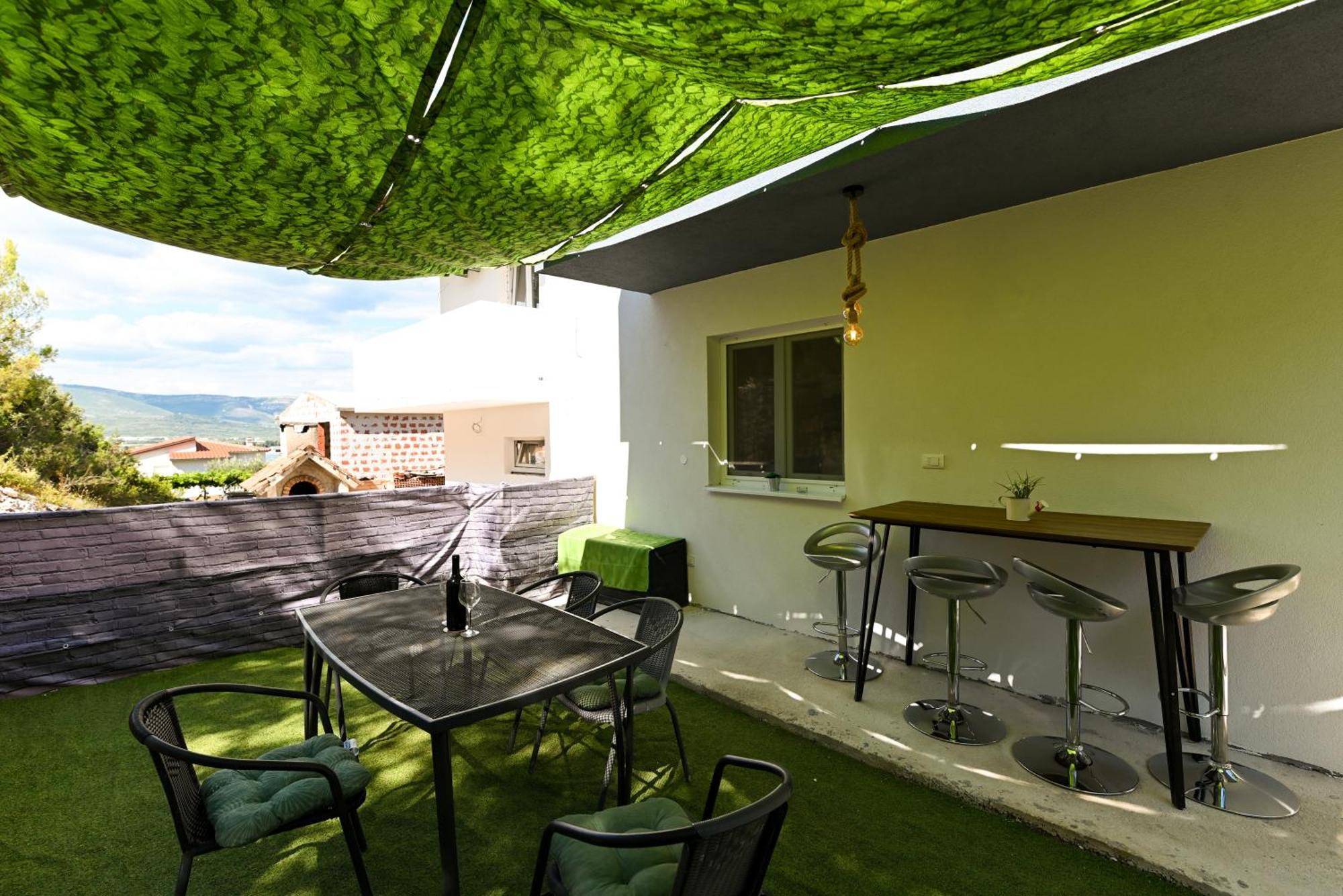 New,Close To The Beach Apartment With Domestic Olive Oil And Wine Trogir Eksteriør billede