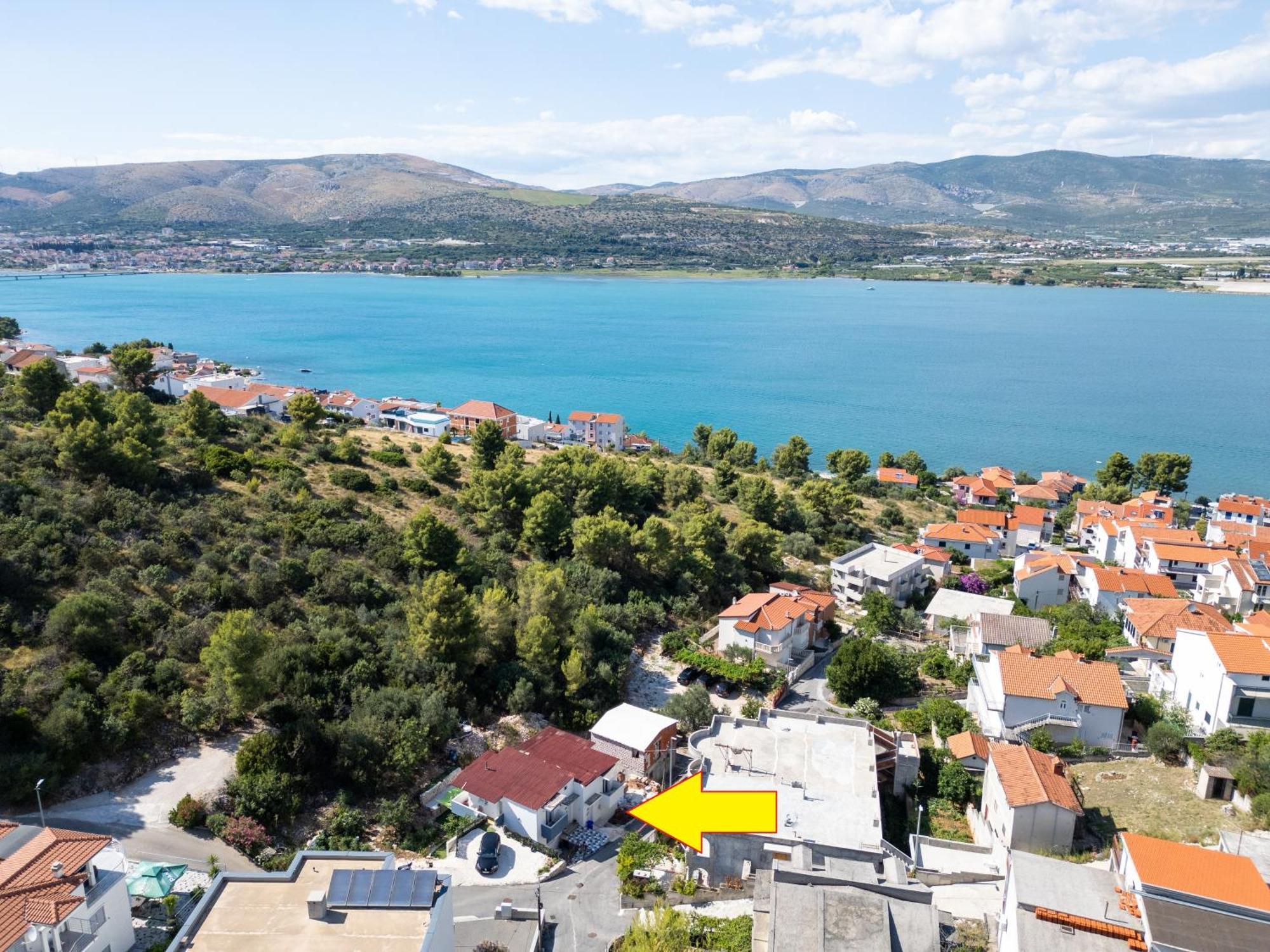 New,Close To The Beach Apartment With Domestic Olive Oil And Wine Trogir Eksteriør billede